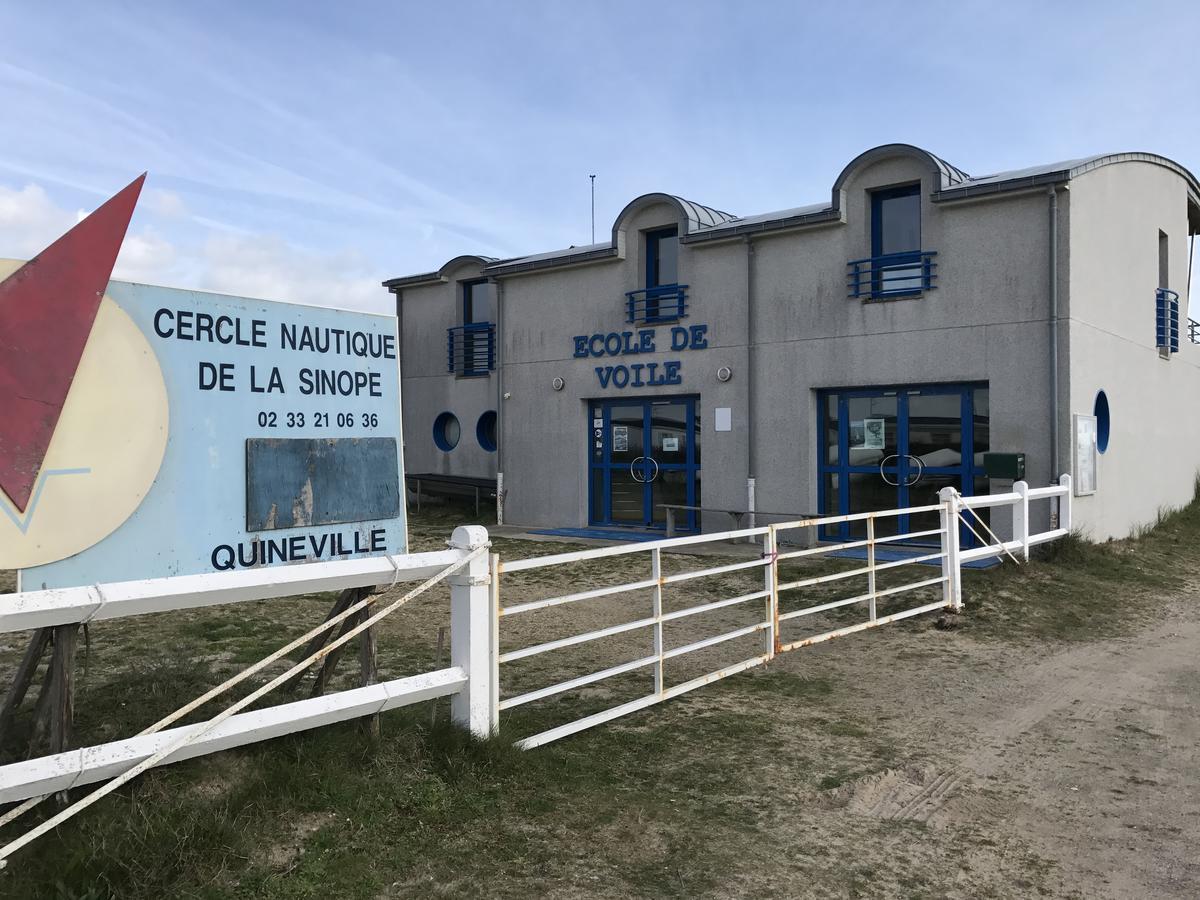 Hotel De La Plage Quinéville Exterior foto